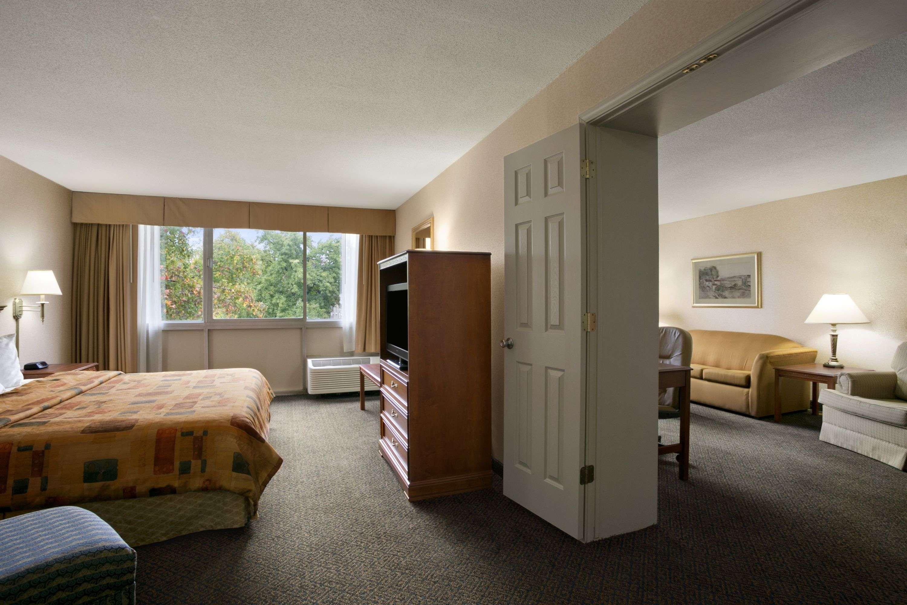 Days Inn By Wyndham Sidney Oh Εξωτερικό φωτογραφία