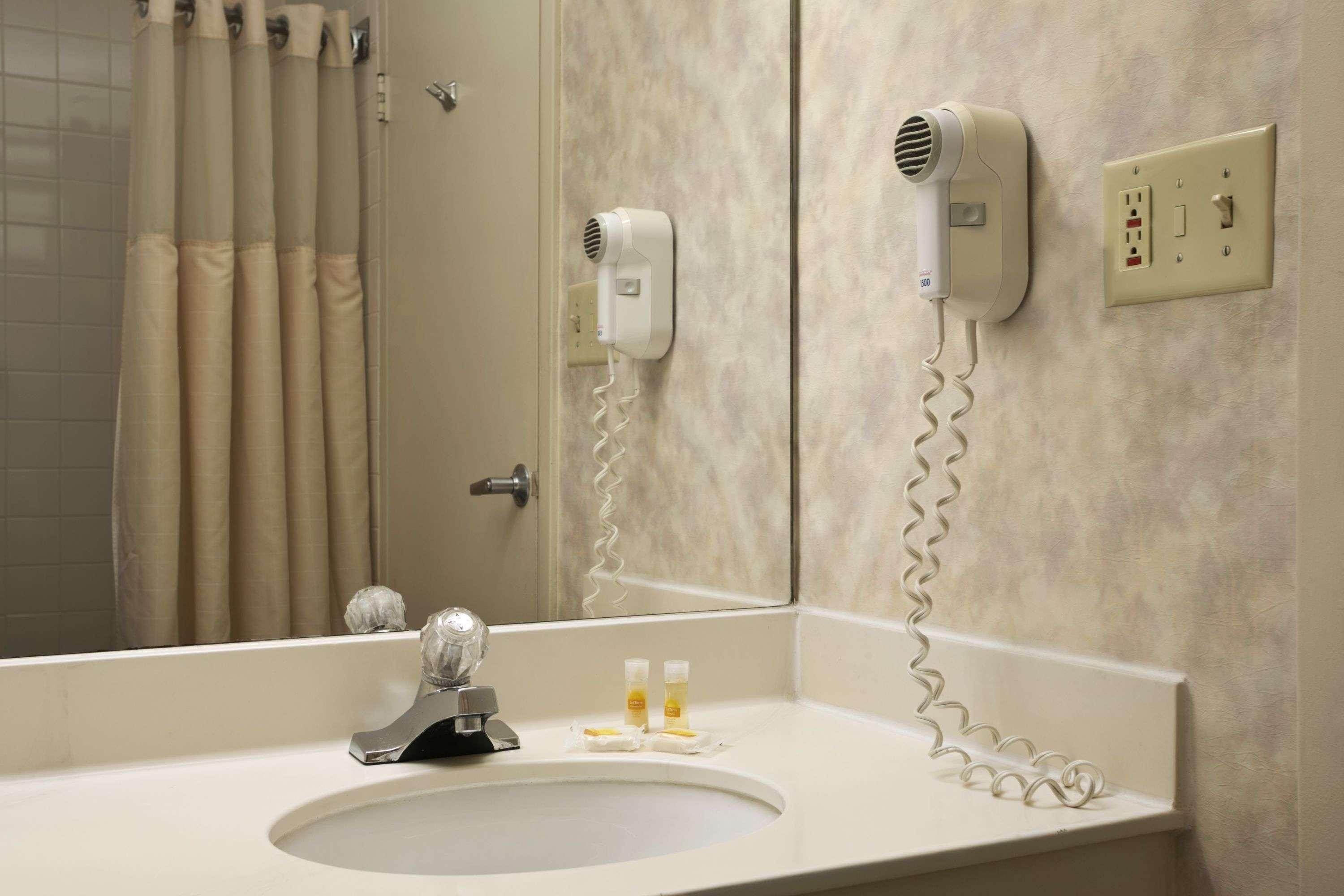 Days Inn By Wyndham Sidney Oh Εξωτερικό φωτογραφία